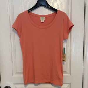 Scoop Neck Short Sleeve Tee in Coral Peach - Large NWT